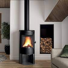 Купить Печь-камин Invicta Poele Neosen Etanche в интерьере чугунная в Минске в Минске