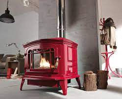 Купить Печь-камин Invicta Bradford красная эмаль в интерьере чугунная в Минске в Минске