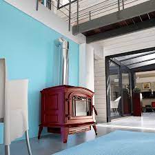 Купить Печь-камин Invicta Bradford белая эмаль в интерьере чугунная в Минске в Минске