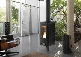 Купить Печь-камин Invicta Iwaki on base в интерьере чугунная в Минске в Минске