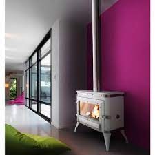 Печь-камин чугунный Invicta Bradford в интерьере Амазонка бай фото в Минске