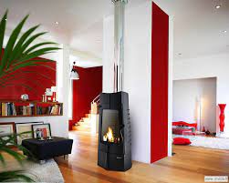 Печь-камин чугунный Invicta Chamane 14 в интерьере Амазонка бай фото в Минске