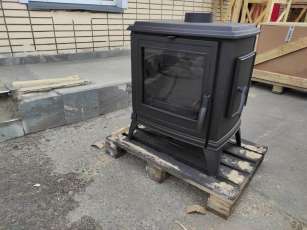 Купить чугунный Печь-камин EVEREST S13 в Минске фото в интерьере в Минске