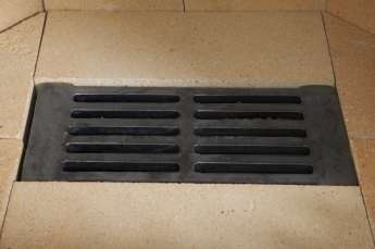 Стальной недорогой камин с колосником Бавария призматик пристенно-угловой фото в Минске