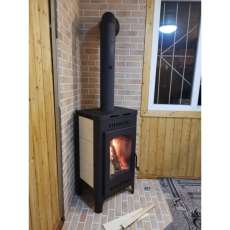 Недорогой камин со стеклом Бавария Оптима с плитой фото в интерьере в Минске