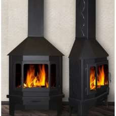 Стальной недорогой камин Бавария Мюнхен с большим стеклом фото в интерьере в Минске