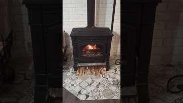 Печь-камин чугунный FireWay Gunter в интерьере чёрный Амазонка бай фото в Минске