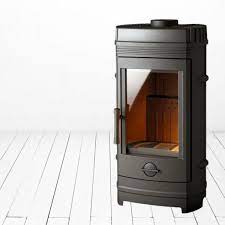 Печь-камин Invicta Cassine чугун в интерьере Амазонка бай фото в Минске