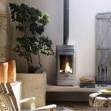 Печь-камин Invicta Cassine чугун в интерьере Амазонка бай фото в Минске