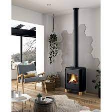 Печь-камин чугунный Invicta Carolo в интерьере Амазонка бай фото  в Минске