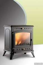 Печь-камин чугунный Invicta Altea в интерьере Амазонка бай фото в Минске