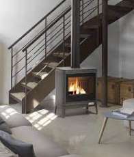 Печь-камин чугунный Invicta Kazan в интерьере Амазонка бай фото в Минске