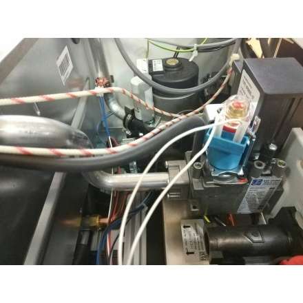 Газовый котел Ariston CARES X 18 FF NG в Минске